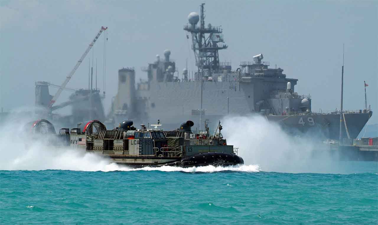 USS Harpers Ferry (LSD 49)
